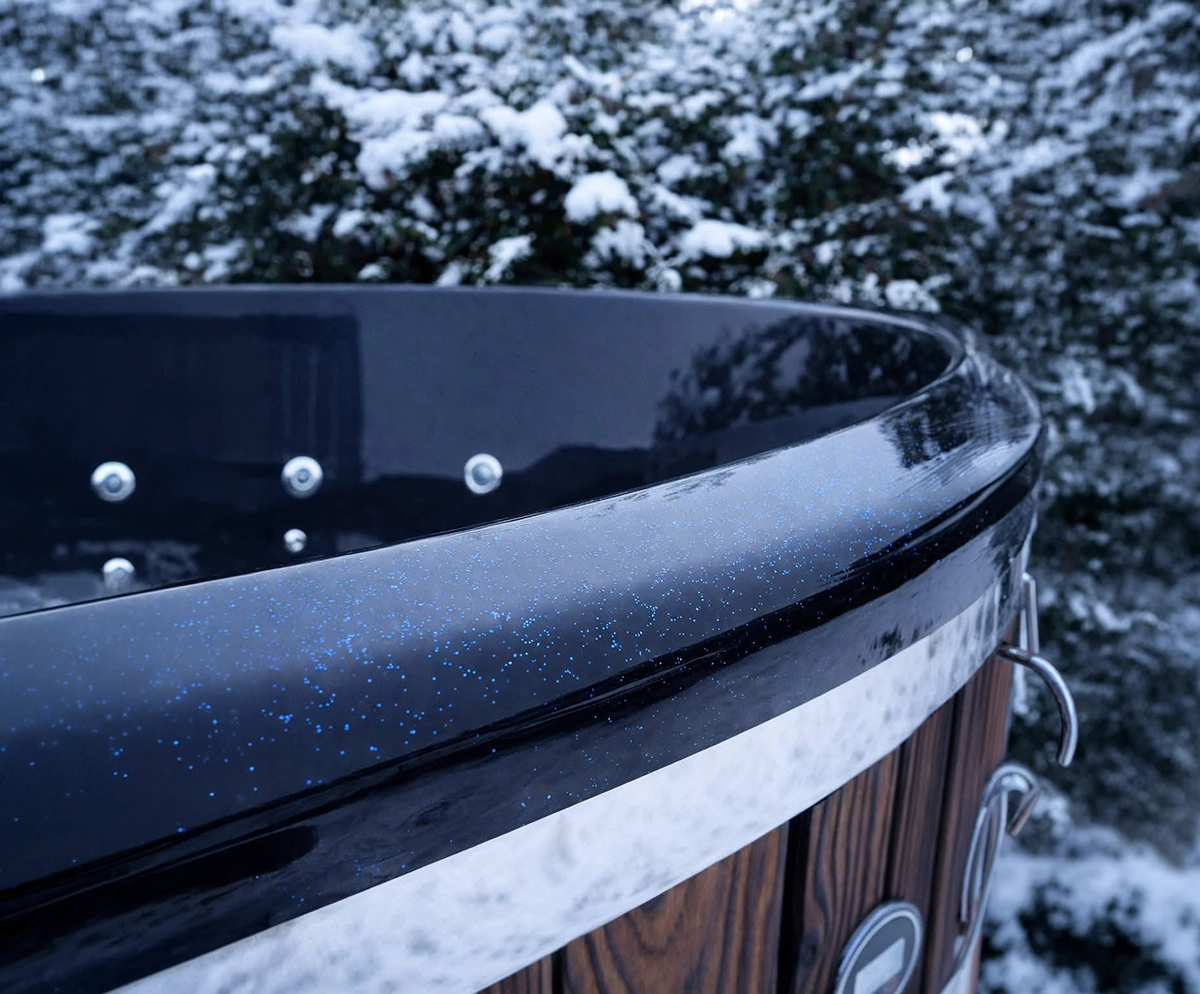 6–8 person outdoor hot tub with LED lighting in Aberdeen
