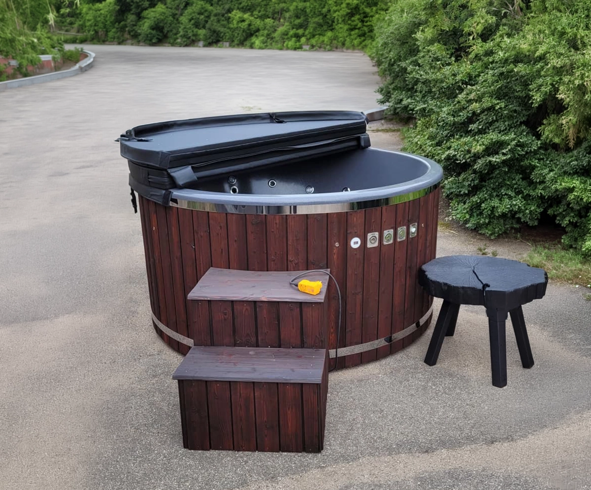 Wooden hot tub with hydro massage jets Aberdeen Scotland