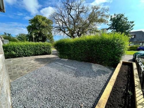 Driveway - Landscaping Gardening services